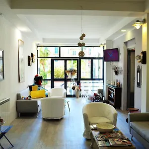Hotel Spot, Varraze